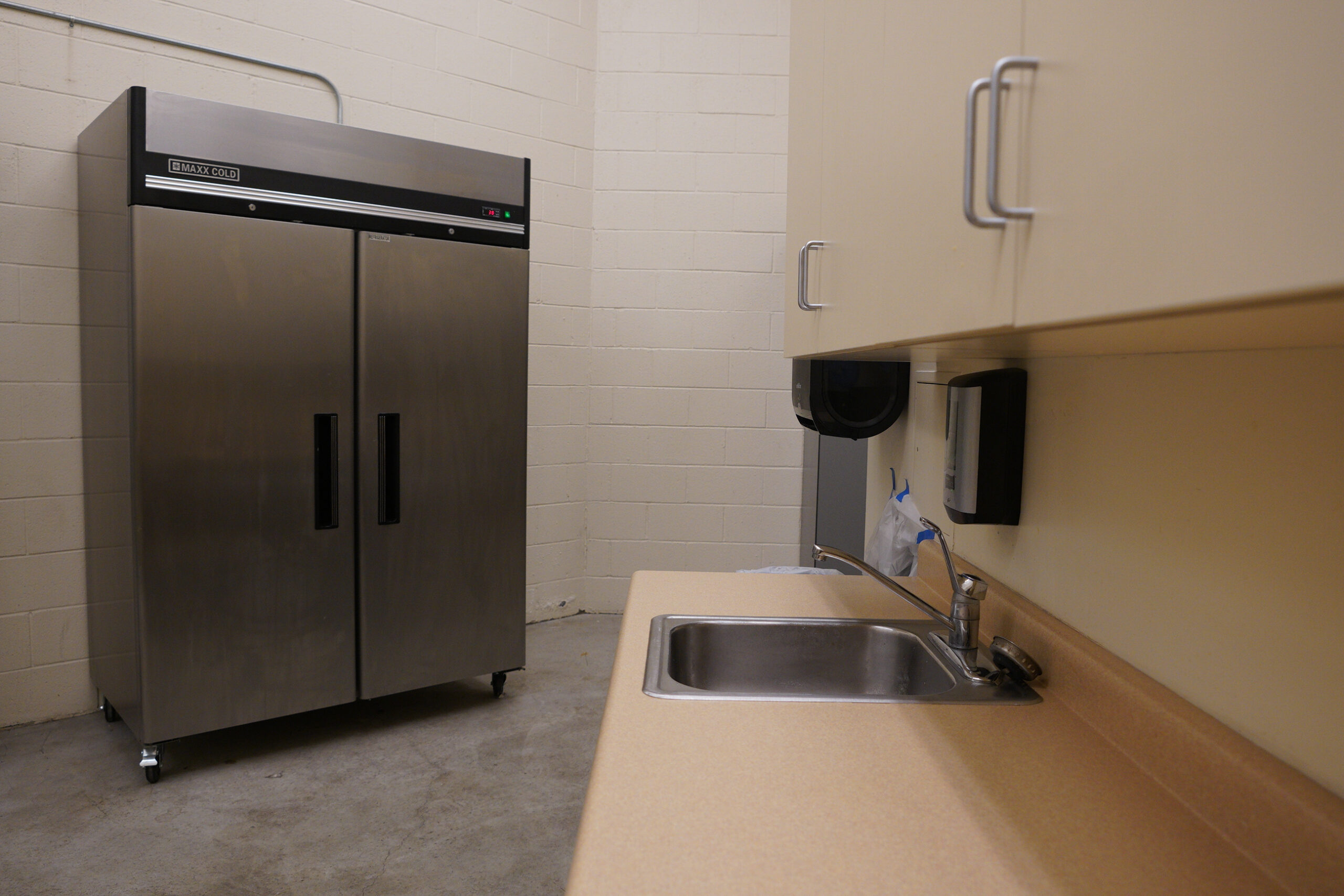 Picture of the prepping room in the Cascade center.