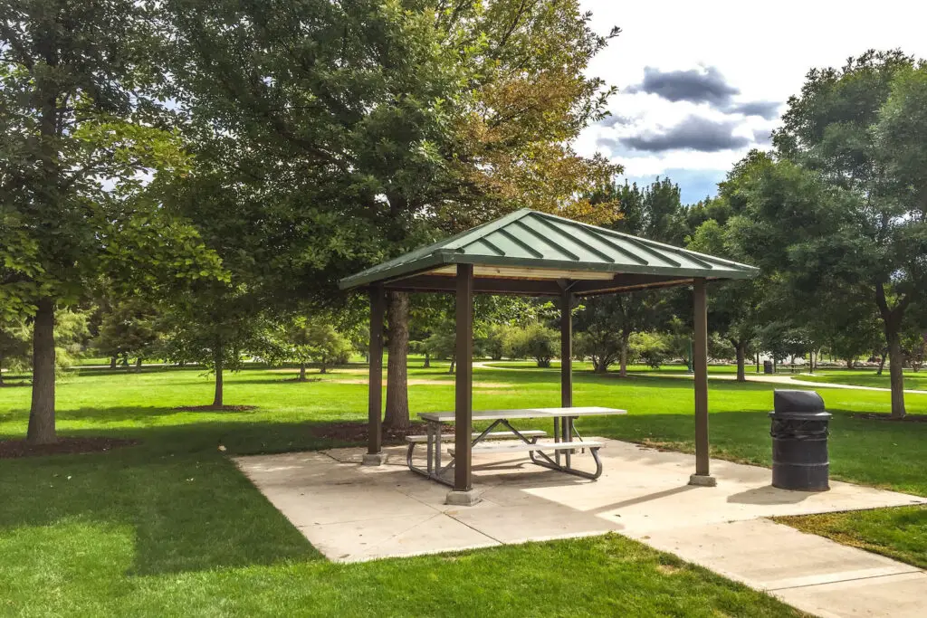 Picture of a pavilion at Nielsen's Grove park.