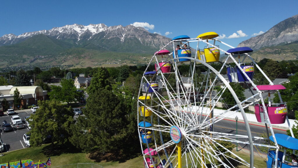 Picture of Mount Timpanogos and ferris wheel at Oremfest.