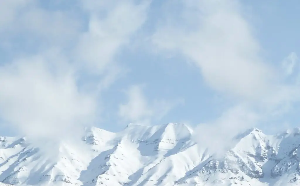 Picture of Mount Timpanogos.