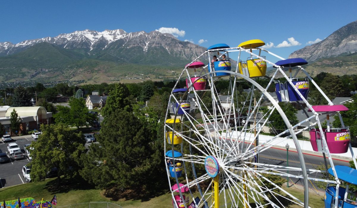 Picture of Mount Timpanogos and ferris wheel at Oremfest.